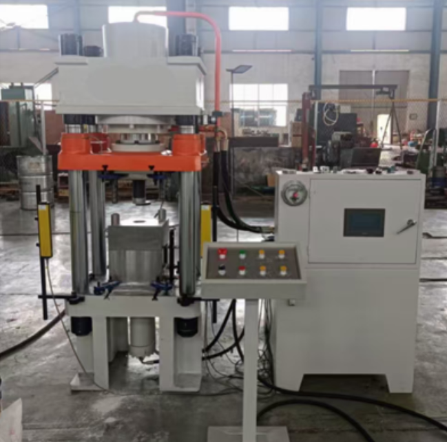 超高压压片机机身由上横梁、下横梁、滑块、立柱及螺母等组成