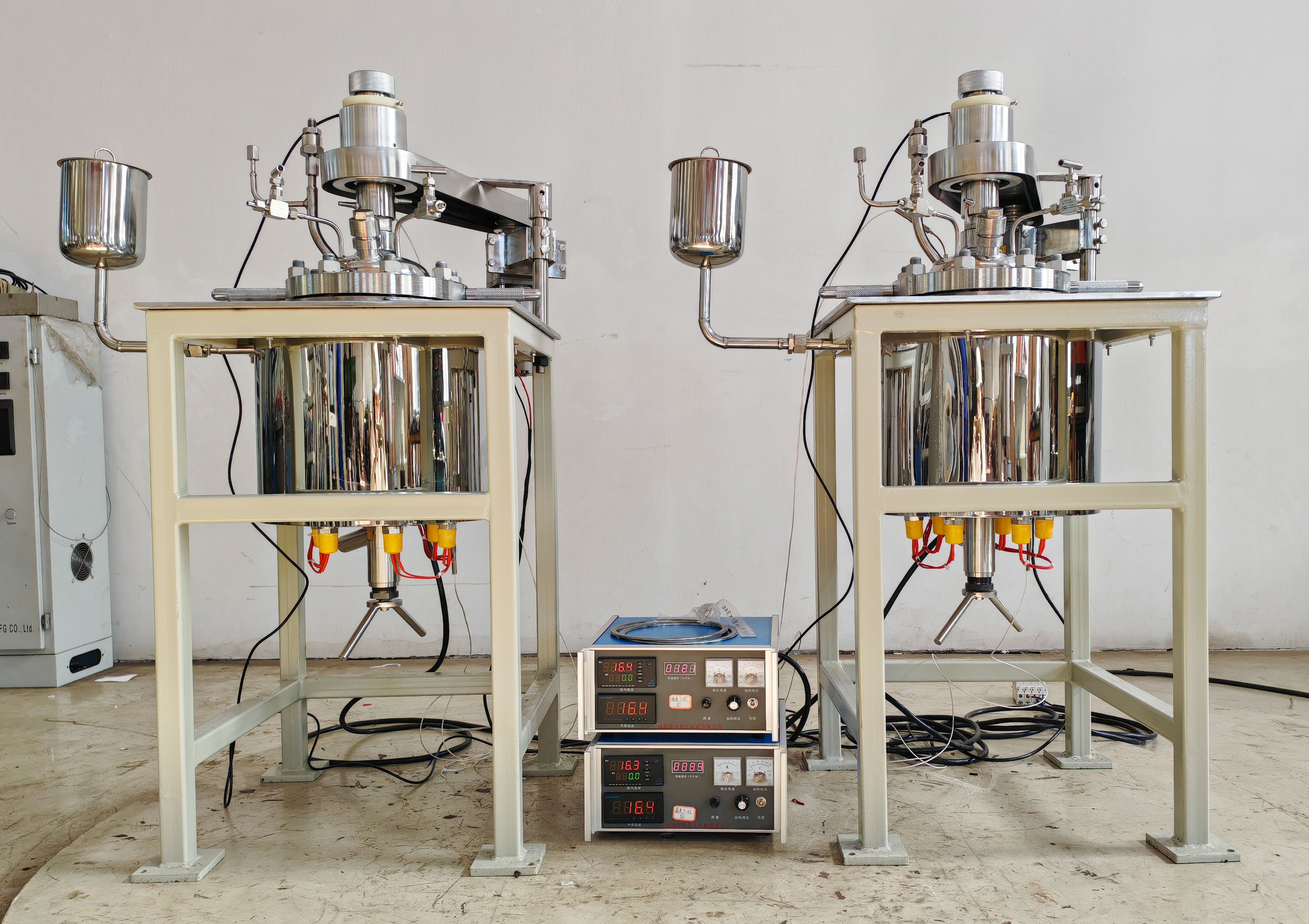 威海环宇5L高精度油浴电加热实验釜交付南京，以均衡控温赋能精细研发