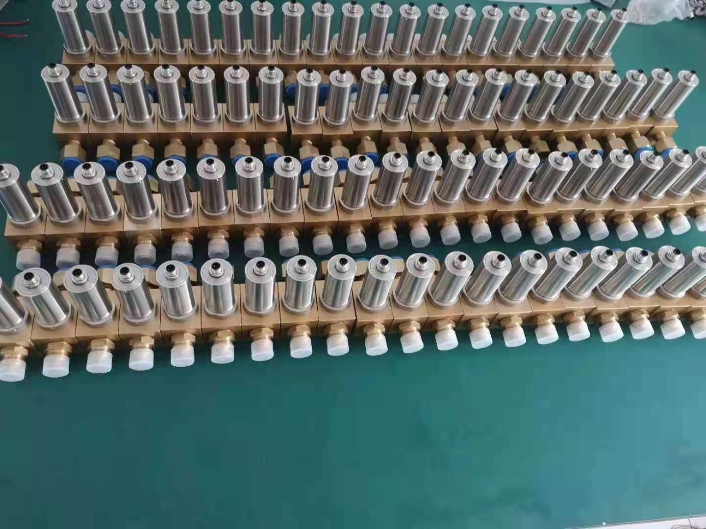 電力建設新產品“微水密度在線監測系統