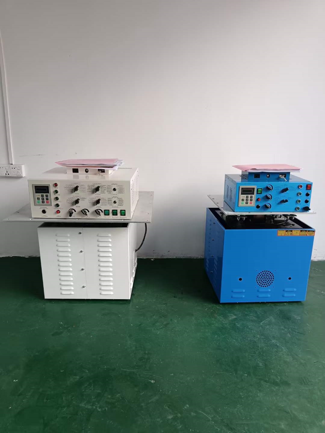 机械三轴电磁振动台